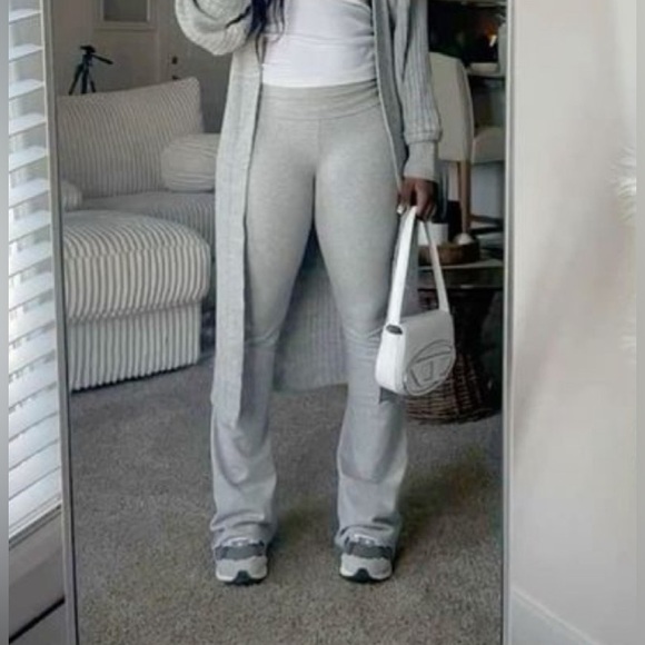 NEW BALANCES 2002 - Picture 3 of 3